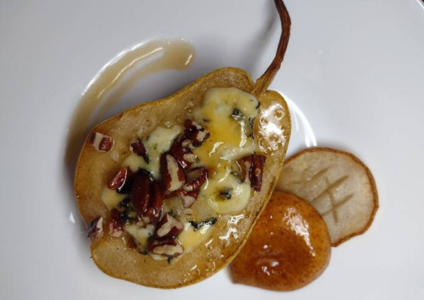 PERA CON QUESO AZUL Y NUECES